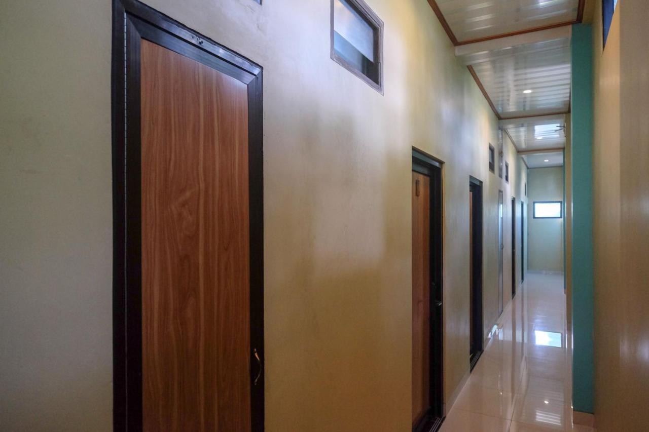 Sans Hotel Kumbang Yogyakarta By Reddoorz Exterior foto