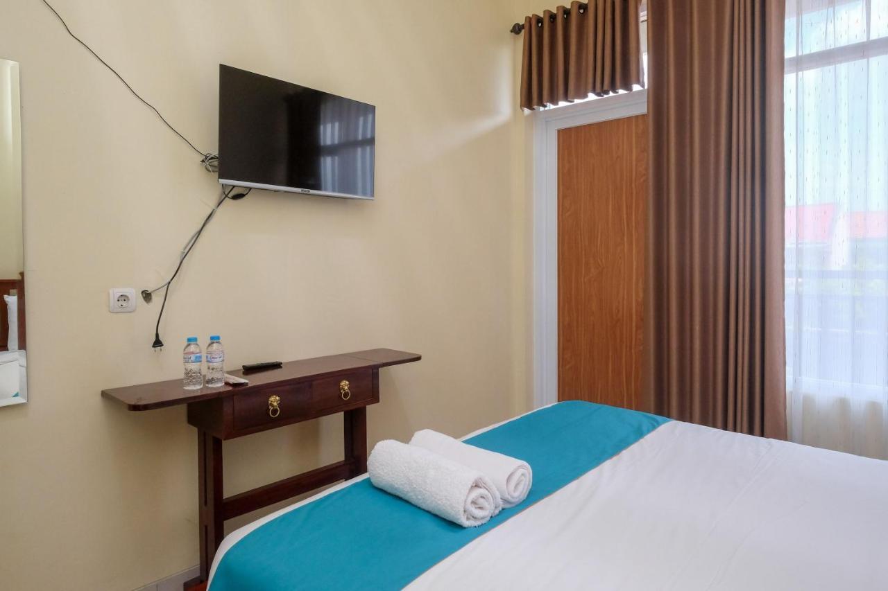 Sans Hotel Kumbang Yogyakarta By Reddoorz Exterior foto