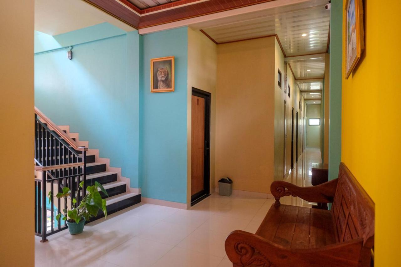 Sans Hotel Kumbang Yogyakarta By Reddoorz Exterior foto